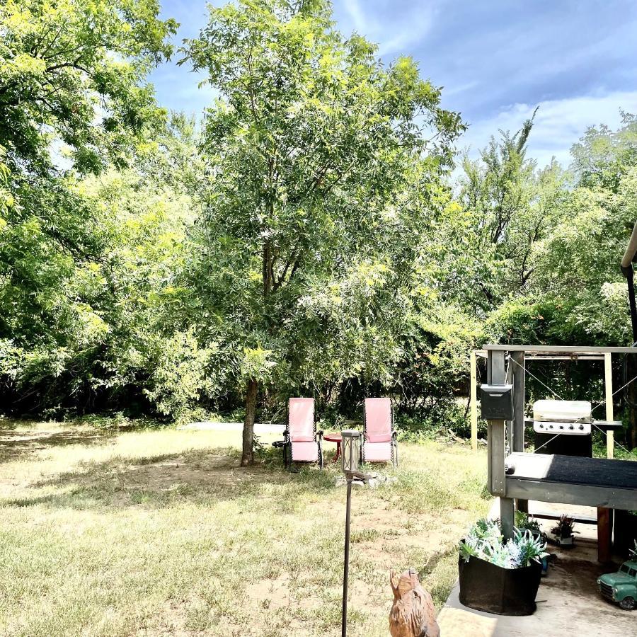 Pet Friendly Graham Home Route 66 At The Mistletoe Farm Eksteriør billede